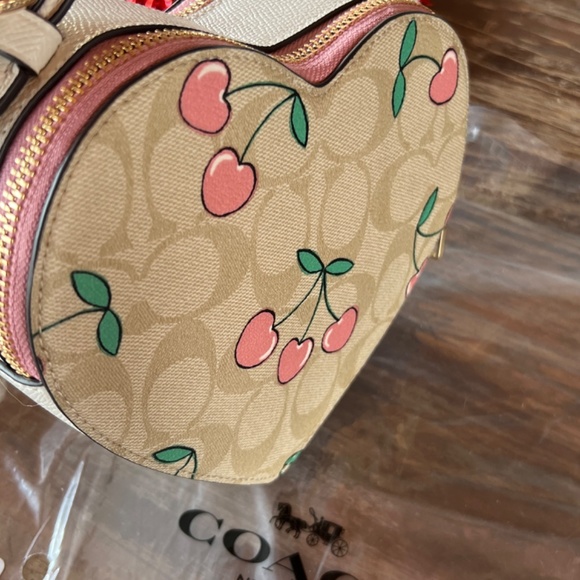 COACH Heart Crossbody In Signature Canvas With Heart Cherry Print NEW - Picture 13 of 14